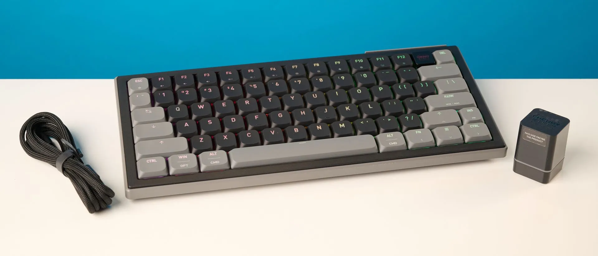 A Cherry XTRFY K63W Pro Compact az első ultranagy sávszélességű mechanikus gaming billentyűzet - és épp annyira erős, mint amennyire hibás