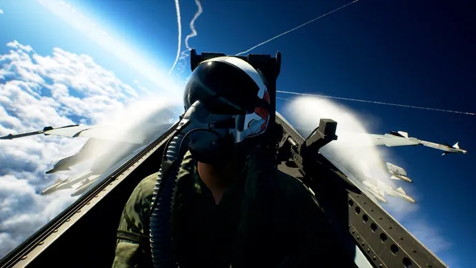Az Ace Combat 8 élő szolgáltatás jellegű online módokat kap PvE-vel, PvP-vel, PvPvE csatákkal és egy közösségi térrel