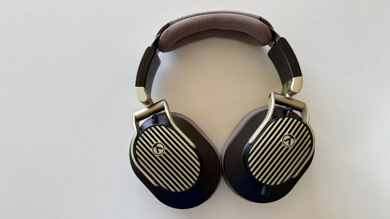 Az Austrian Audio új, félig nyitott vezetékes fejhallgatója riasztóan hangzó nevet kapott, de kipróbáltam, és ha rétegelt hangzást akarsz, ez lesz neked a The Arranger