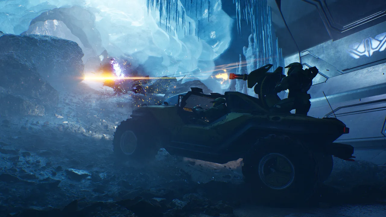 Warthog tüzel egy jégbarlangban a Halo: Campaign Evolved kampányában
