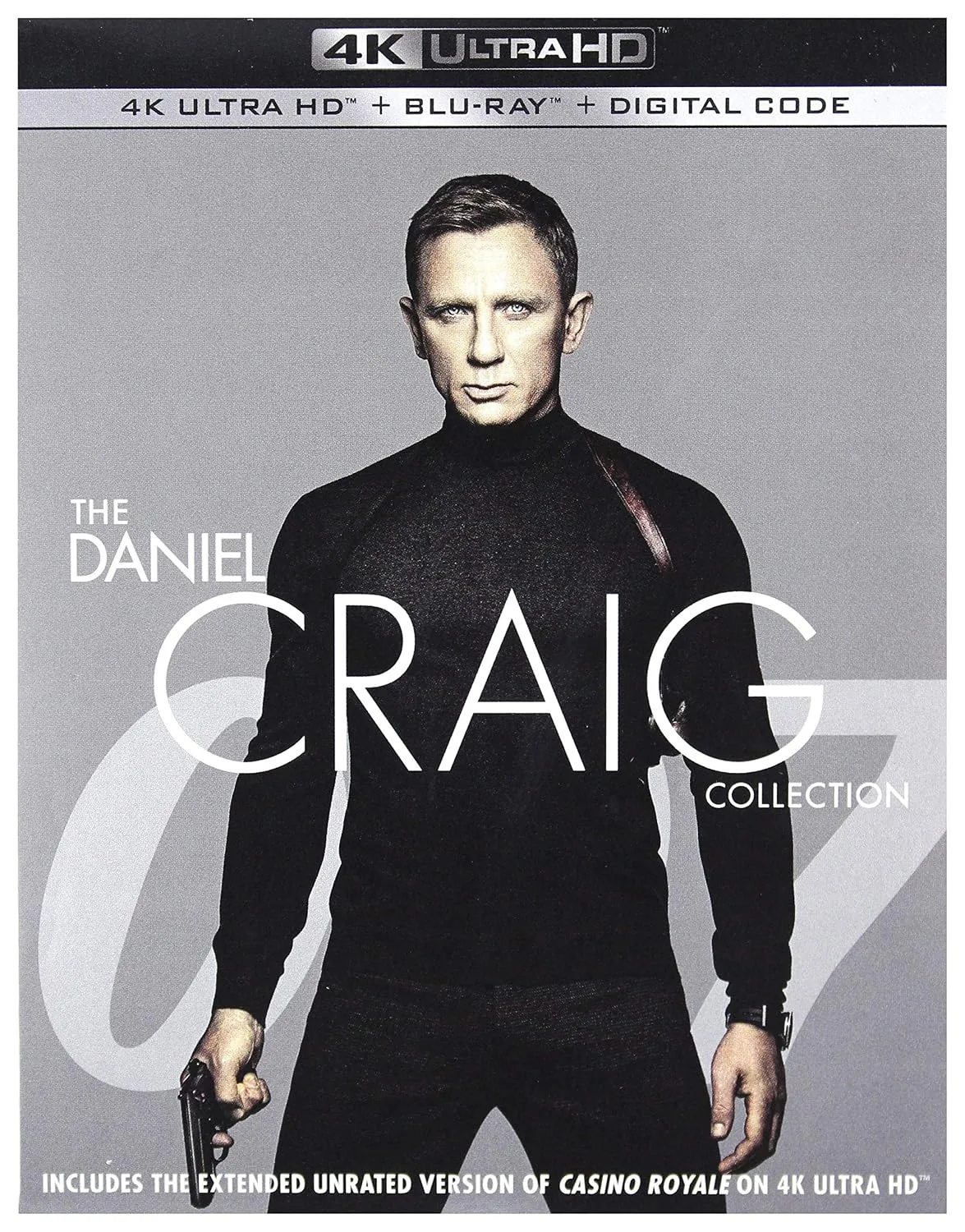 Daniel Craig áll fekete garbóban, kezében pisztollyal a The Daniel Craig Collection borítóján.